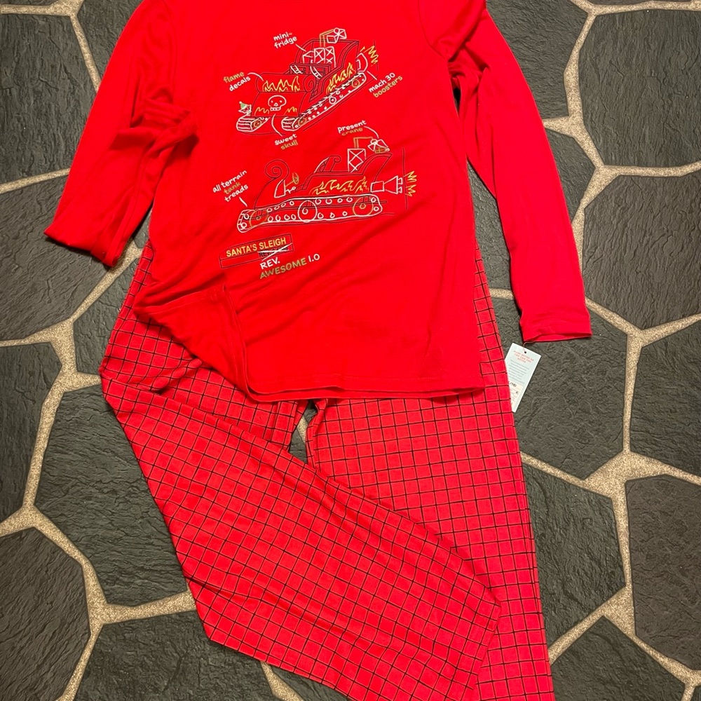 SLEEPWEAR